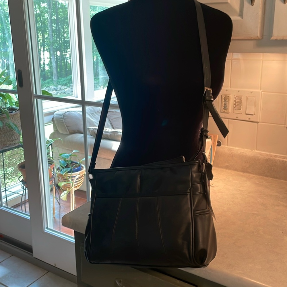 NWT D’Margeaux leather shoulder bag